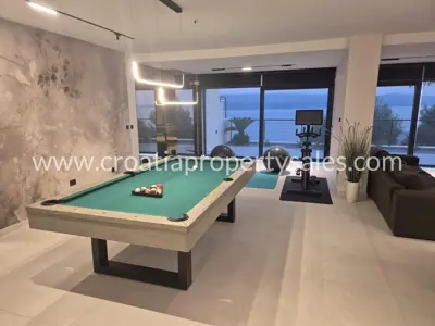 Villa in Omiš, panoramic view of the sea and islands - 12