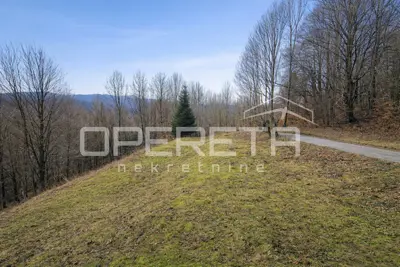 Zemljište 4.726 m², Benkovac Fužinski - mirna ulica