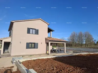 Prekrasna kuća s bazenom i vrtom blizu Labina