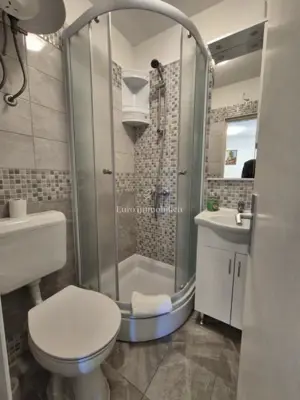 Tisno - kuća s 9 apartmana i bazenom - 22
