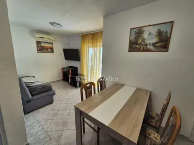 Tisno - kuća s 9 apartmana i bazenom - 19