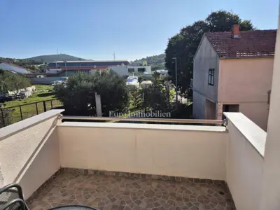 Tisno - kuća s 9 apartmana i bazenom - 9