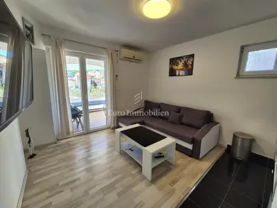 Tisno - kuća s 9 apartmana i bazenom - 13
