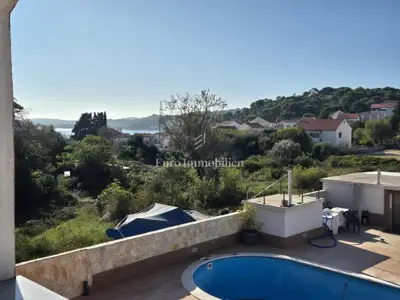 Tisno - kuća s 9 apartmana i bazenom - 18