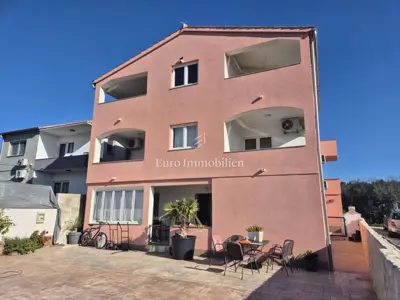 Tisno - kuća s 9 apartmana i bazenom - 5
