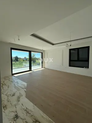 Penthouse 117.7 m², Štinjan - near the sea and 2 parking spaces