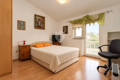 Pula, Komfortable 3-Zimmer-Wohnung mit zwei Badezimmern und Balkon - 12