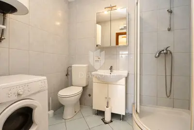 Pula, Komfortable 3-Zimmer-Wohnung mit zwei Badezimmern und Balkon - 6