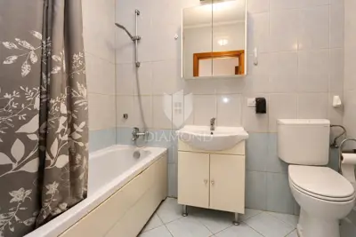 Pula, Komfortable 3-Zimmer-Wohnung mit zwei Badezimmern und Balkon - 9