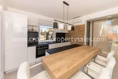 House 380 m², Rogoznica - new construction by the sea - 11