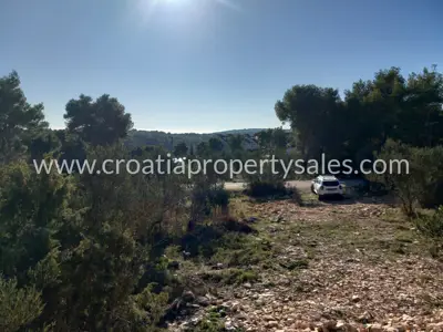 Grundstück, Brač, 5 600 m², 620 000 € - 4