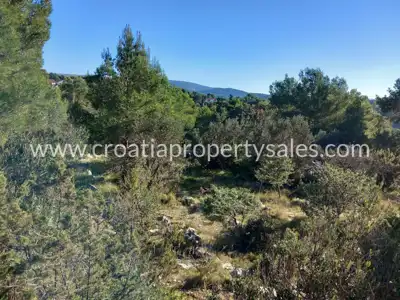 Grundstück, Brač, 5 600 m², 620 000 € - 3