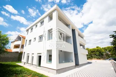 Stan 74 m², Biograd na Moru - pogled na more - 2