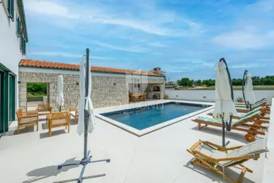 Haus 286 m², Marčana - Pool und Grundstück 1.154 m² - 2