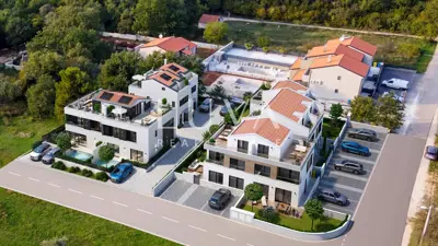 Kuća 168 m², Poreč - bazen i terasa - 9