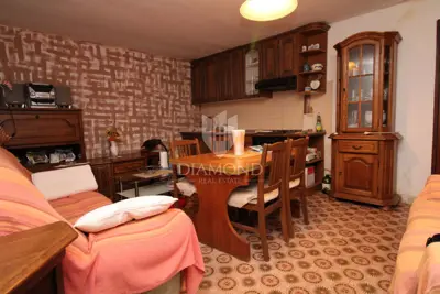 Stone house 200 m², Barban - for renovation - 2