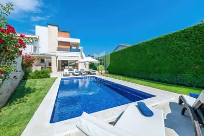 Kuća 160 m², Poreč - luksuzna vila s bazenom - 2