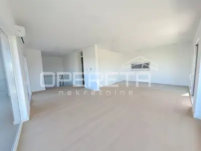 Luksuzni dvoetažni penthouse u Velikoj Gorici – privatni ulaz liftom u dnevni bo - 8