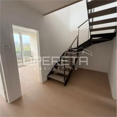Luksuzni dvoetažni penthouse u Velikoj Gorici – privatni ulaz liftom u dnevni bo - 20