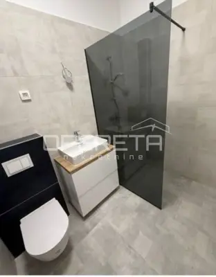 Luksuzni dvoetažni penthouse u Velikoj Gorici – privatni ulaz liftom u dnevni bo - 18
