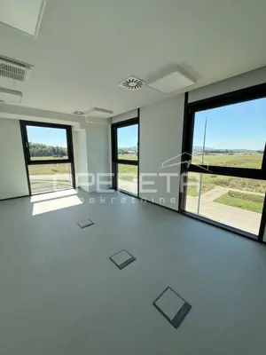 UREDSKI PROSTOR, NAJAM, VARAŽDIN/GORNJI KNEGINEC, 327 m²