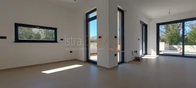 * Prekrasna dvojna vila u Medulinu super lokacija * - 10
