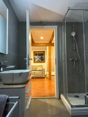 Kuća 51 m², Delnice blizu centra - 2 stana i garaža - 8