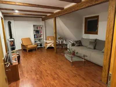 Kuća 51 m², Delnice blizu centra - 2 stana i garaža - 2