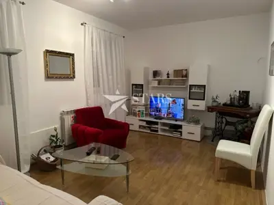 Kuća 51 m², Delnice blizu centra - 2 stana i garaža - 6