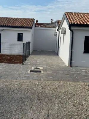 Prodaja- dvojna prizemnica s grijanim bazenom, 7 km do centra grada Poreč! - 5