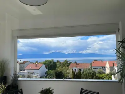 Apartman 47 m², Malinska na Krku, velika terasa i pogled na more