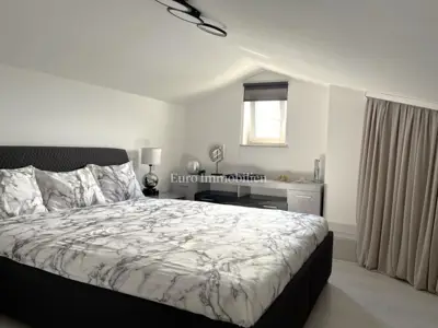 Apartman 47 m², Malinska na Krku, velika terasa i pogled na more - 15