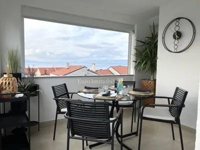 Apartman 47 m², Malinska na Krku, velika terasa i pogled na more - 9