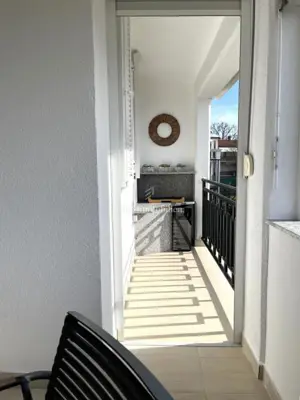 Apartman 47 m², Malinska na Krku, velika terasa i pogled na more - 10