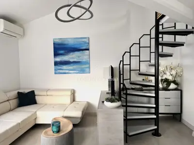 Apartman 47 m², Malinska na Krku, velika terasa i pogled na more - 11