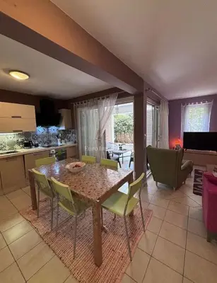 Apartman 121 m², Novalja - 180 m od mora