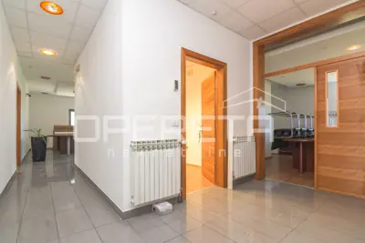 Commercial property for rent in Odra, 220 m² - 11