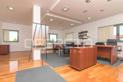 Commercial property for rent in Odra, 220 m² - 4