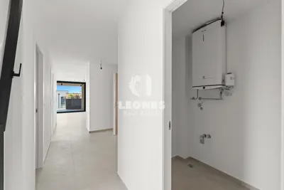 Stan 81 m², Novigrad - pogled na more i terasa - 15