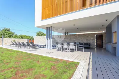 Villa 200 m², Svetvinčenat - new, pool and summer kitchen - 2