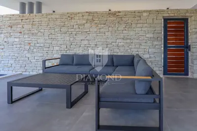 Villa 200 m², Svetvinčenat - new, pool and summer kitchen - 6