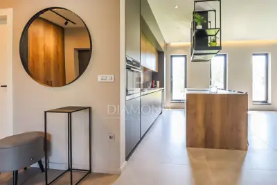Villa 200 m², Svetvinčenat - new, pool and summer kitchen - 9