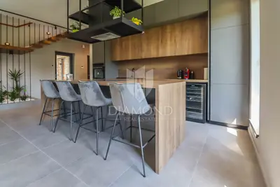Villa 200 m², Svetvinčenat - new, pool and summer kitchen - 11