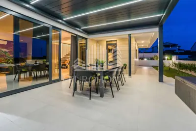 Villa 240 m², Vrana - 4 Schlafzimmer und Pool - 15
