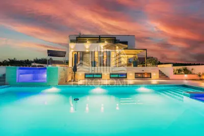 Villa 240 m², Vrana - 4 Schlafzimmer und Pool - 4