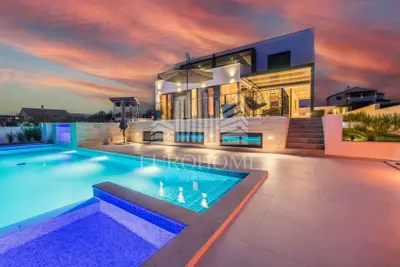 Villa 240 m², Vrana - 4 Schlafzimmer und Pool - 5