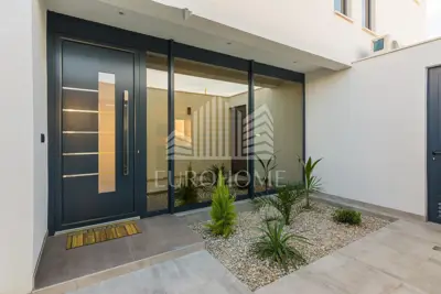 Villa 240 m², Vrana - 4 Schlafzimmer und Pool - 16