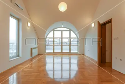 Gewerbeimmobilie zur Miete in Malešnica, 110 m² - 2