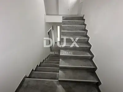 Haus 241 m², Murvica - ruhige Nachbarschaft - 20