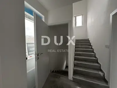 Haus 241 m², Murvica - ruhige Nachbarschaft - 11